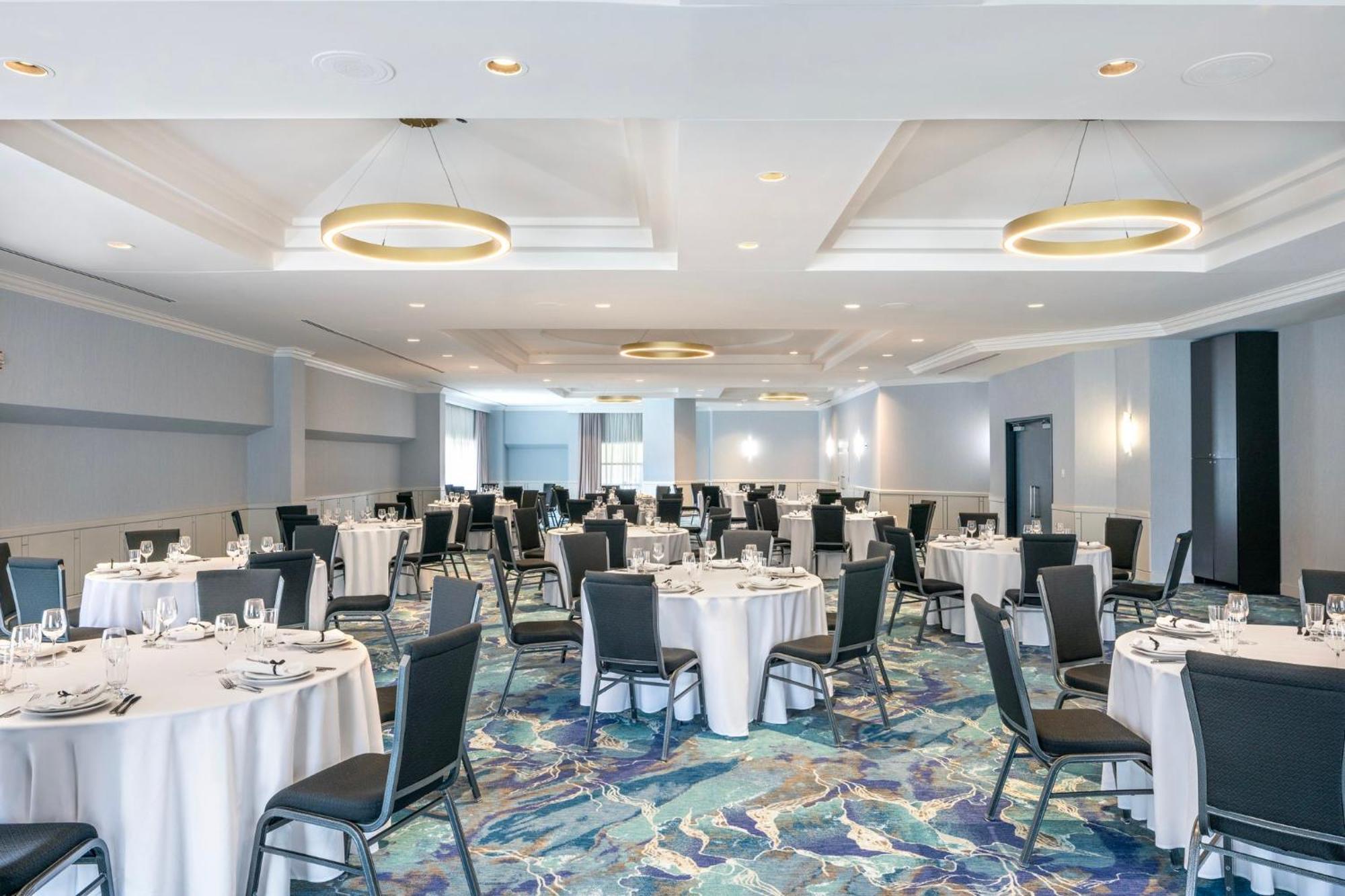 Holiday Inn Laval Montreal By Ihg Extérieur photo
